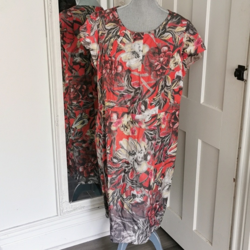 Gerry Weber silky artsy floral day dress  short sleeve midi dress. Size  L  (46)